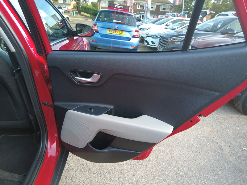 Kia Stonic T-GDi First Edition - U93934