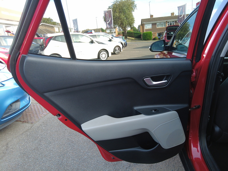 Kia Stonic T-GDi First Edition - U93934