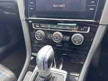 Volkswagen Golf TSI GTE Advance 
