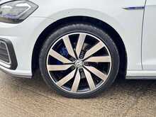 Volkswagen Golf TSI GTE Advance 