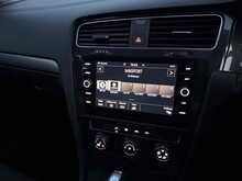 Volkswagen Golf TSI EVO SE Nav 