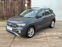 1 LADY OWNER CAR PLAY