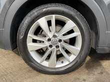 1 LADY OWNER CAR PLAY