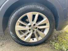 1 LADY OWNER CAR PLAY