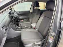 1 LADY OWNER CAR PLAY