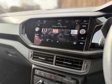 1 LADY OWNER CAR PLAY