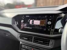 1 LADY OWNER CAR PLAY