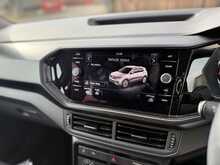 1 LADY OWNER CAR PLAY