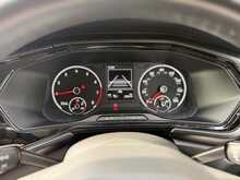 1 LADY OWNER CAR PLAY