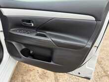 Mitsubishi Outlander h GX4h 