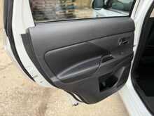 Mitsubishi Outlander h GX4h 