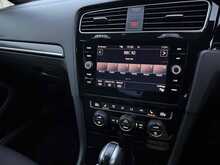 Volkswagen Golf TSI R 