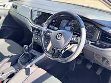 Volkswagen Polo TSI SE 