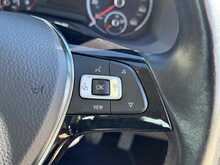 Volkswagen Polo TSI SE 