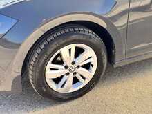 Volkswagen Polo TSI SE 