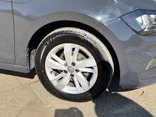 Volkswagen Polo TSI SE 