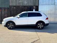 Volkswagen Tiguan TSI SE Navigation 