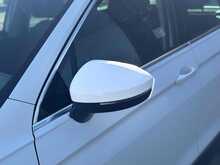 Volkswagen Tiguan TSI SE Navigation 