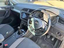 Volkswagen Tiguan TSI SE Navigation 
