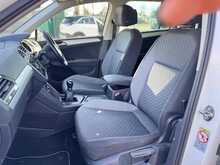 Volkswagen Tiguan TSI SE Navigation 