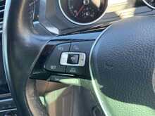 Volkswagen Tiguan TSI SE Navigation 