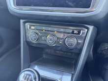 Volkswagen Tiguan TSI SE Navigation 