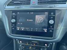 Volkswagen Tiguan TSI SE Navigation 