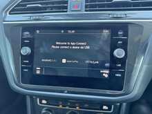 Volkswagen Tiguan TSI SE Navigation 