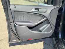 LOW MILES SATNAV AMG ALLOYS