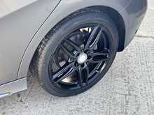 LOW MILES SATNAV AMG ALLOYS
