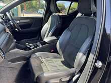 Volvo XC40 T4 R-Design Pro 