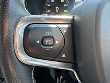 Volvo XC40 T4 R-Design Pro 