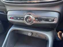 Volvo XC40 T4 R-Design Pro 
