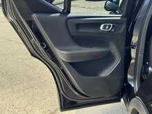 Volvo XC40 T4 R-Design Pro 