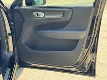 Volvo XC40 T4 R-Design Pro 