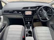 Volkswagen Touran TSI EVO SEL 