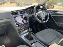 Volkswagen Golf TSI BlueMotion Tech SE 