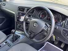 Volkswagen Golf TSI BlueMotion Tech SE 