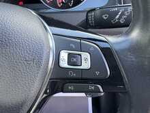 Volkswagen Golf TSI BlueMotion Tech SE 