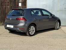 Volkswagen Golf TSI BlueMotion Tech SE 