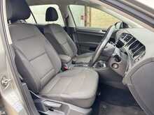 Volkswagen Golf TSI SE Nav 