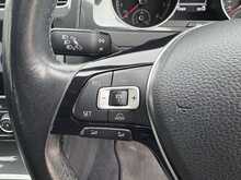 Volkswagen Golf TSI SE Nav 