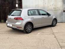Volkswagen Golf TSI SE Nav 