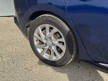 Toyota Auris VVT-h Business Edition 