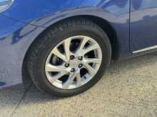 Toyota Auris VVT-h Business Edition 