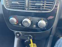 Renault Clio 1.2 16V Dynamique Nav Hatchback 5dr Petrol Manual Euro 6 (75 ps) 