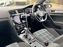 Volkswagen Golf TSI GTE Advance 