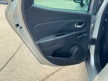Renault Clio TCe Iconic 