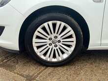 Vauxhall Astra 1.6i Excite Hatchback 5dr Petrol Manual Euro 6 (115 ps) 