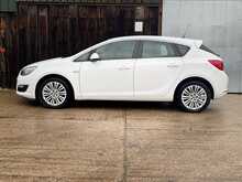 Vauxhall Astra 1.6i Excite Hatchback 5dr Petrol Manual Euro 6 (115 ps) 